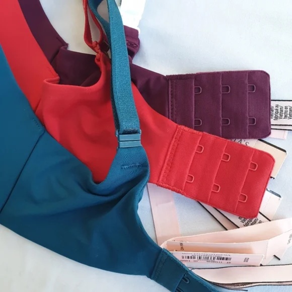 3 for $120 Victoria's Secret t-shirt bra, 32DD - Picture 3 of 4